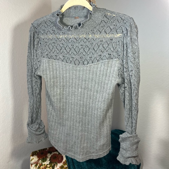 Gorgeous Grey Knitted Blouse - Picture 1 of 11